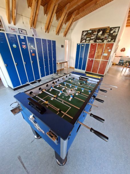 Tischfußballkicker Tischfußballkicker im Vereinsgebäude vom Höchster Kanuclub